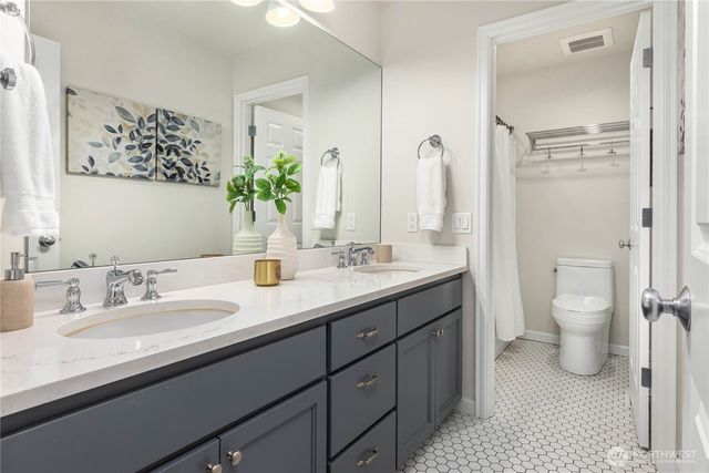 8841 SE 37th Street, Mercer Island, WA 98040