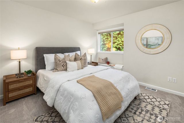 8841 SE 37th Street, Mercer Island, WA 98040