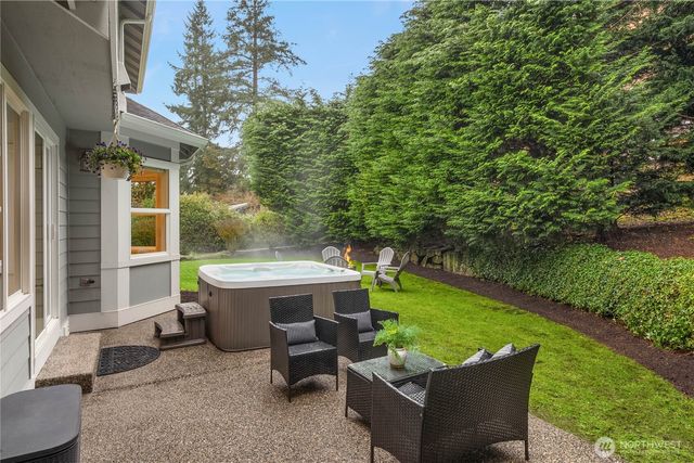 8841 SE 37th Street, Mercer Island, WA 98040