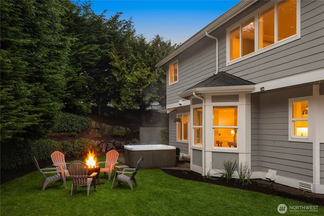 8841 SE 37th Street, Mercer Island, WA 98040