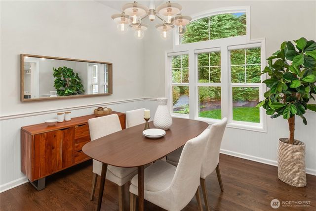 8841 SE 37th Street, Mercer Island, WA 98040