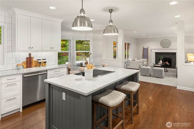 8841 SE 37th Street, Mercer Island, WA 98040