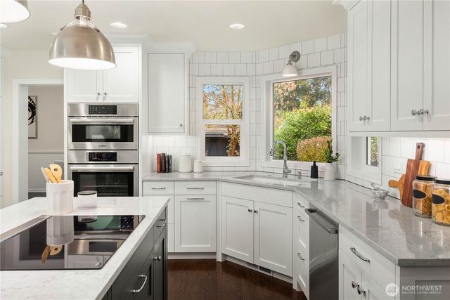 8841 SE 37th Street, Mercer Island, WA 98040