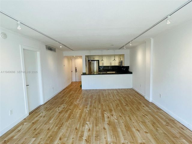 1650 NE 115th St 311, Miami, FL 33181