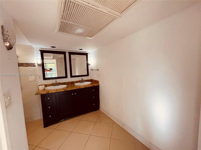 1650 NE 115th St 311, Miami, FL 33181