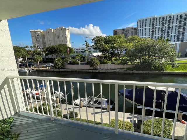1650 NE 115th St 311, Miami, FL 33181