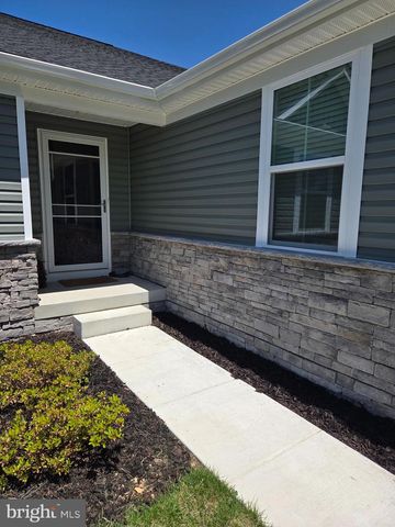 90 SUTHERLAND WAY, Martinsburg, WV 25405
