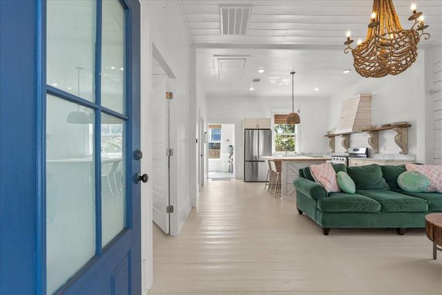 4201 Avenue R, Galveston, TX 77550