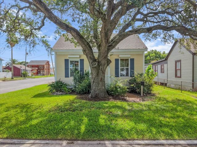 4201 Avenue R, Galveston, TX 77550