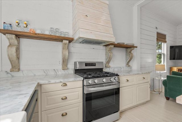 4201 Avenue R, Galveston, TX 77550