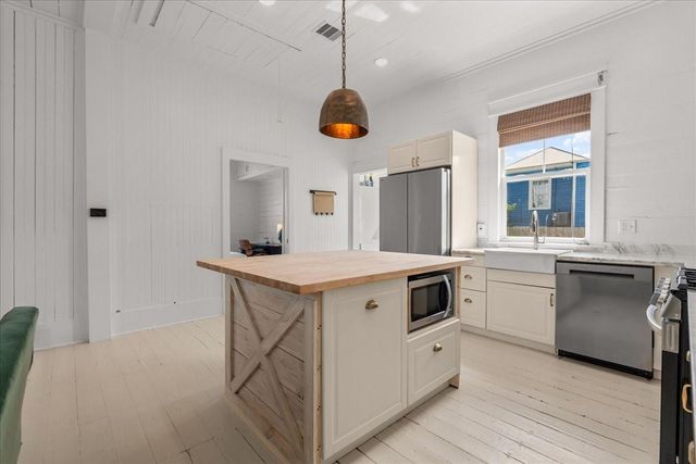 4201 Avenue R, Galveston, TX 77550