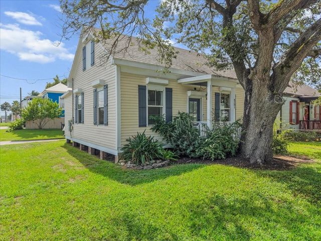 4201 Avenue R, Galveston, TX 77550