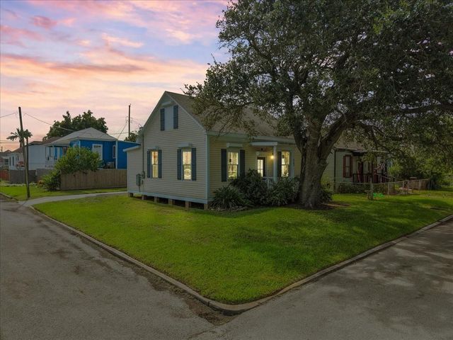 4201 Avenue R, Galveston, TX 77550