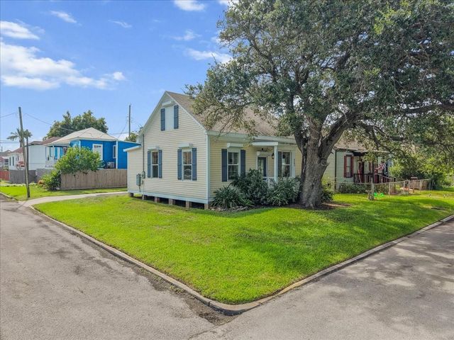 4201 Avenue R, Galveston, TX 77550