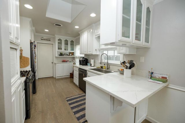 1307 Sycamore Ave, Modesto, CA 95350