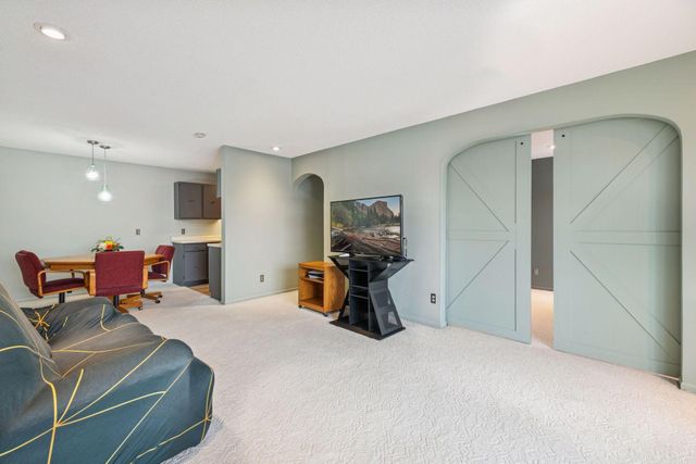 7320 York Avenue S 2112, Edina, MN 55435