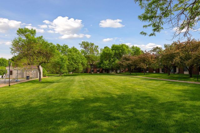 7320 York Avenue S 2112, Edina, MN 55435