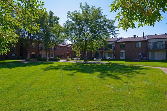 7320 York Avenue S 2112, Edina, MN 55435