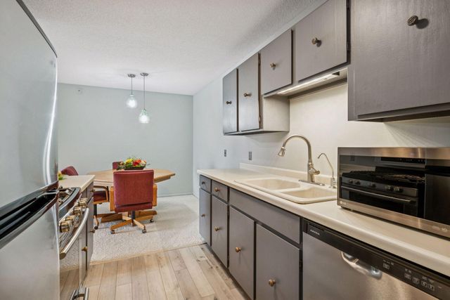 7320 York Avenue S 2112, Edina, MN 55435