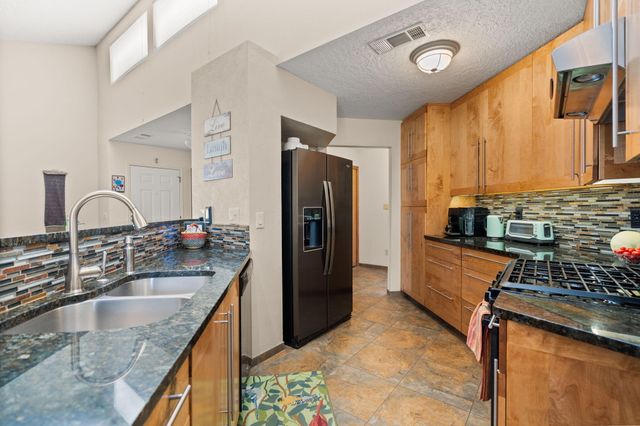 5501 Kachina Street NW, Albuquerque, NM 87120