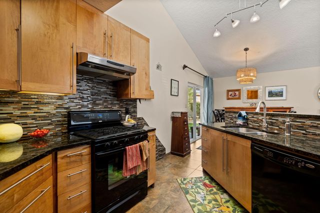 5501 Kachina Street NW, Albuquerque, NM 87120