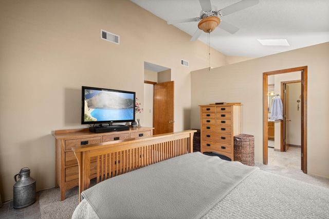 5501 Kachina Street NW, Albuquerque, NM 87120