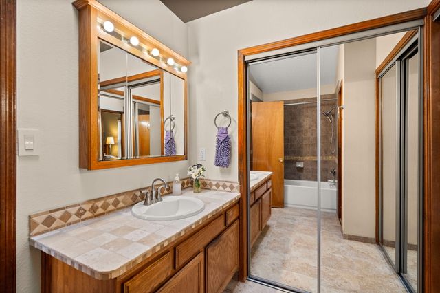 5501 Kachina Street NW, Albuquerque, NM 87120