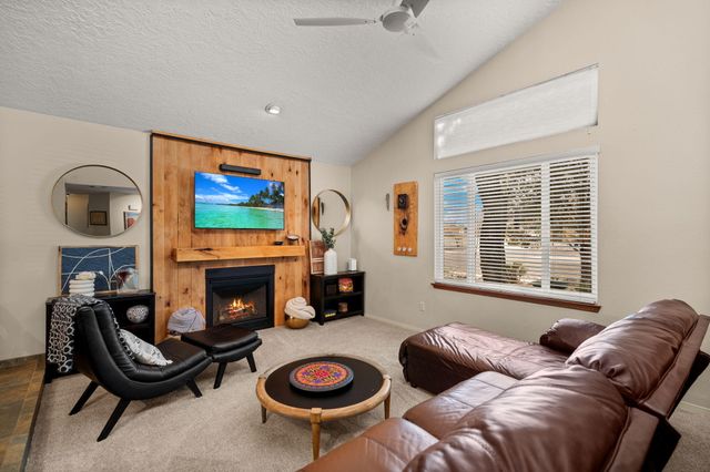 5501 Kachina Street NW, Albuquerque, NM 87120