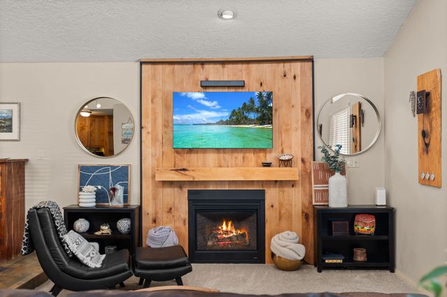 5501 Kachina Street NW, Albuquerque, NM 87120