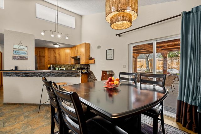 5501 Kachina Street NW, Albuquerque, NM 87120