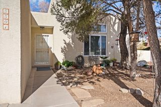 5501 Kachina Street NW, Albuquerque, NM 87120