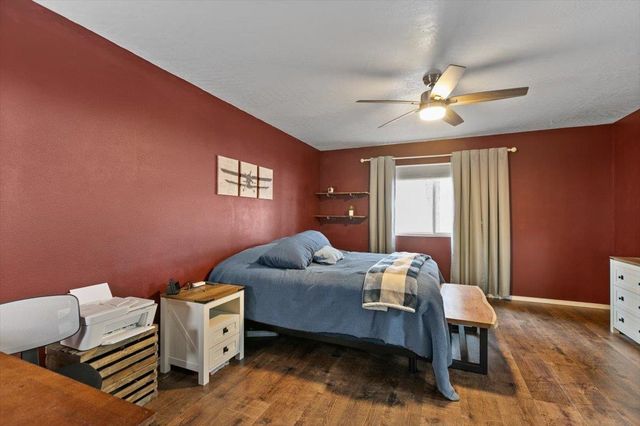 6318 Jenna Dr, Nine Mile Falls, WA 99026