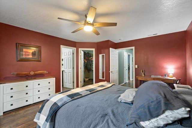 6318 Jenna Dr, Nine Mile Falls, WA 99026