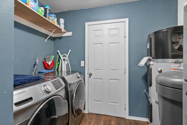 6318 Jenna Dr, Nine Mile Falls, WA 99026