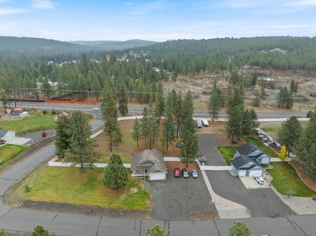 6318 Jenna Dr, Nine Mile Falls, WA 99026