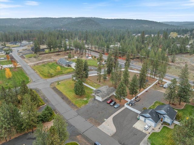 6318 Jenna Dr, Nine Mile Falls, WA 99026