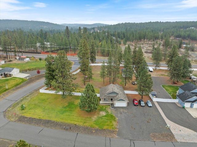6318 Jenna Dr, Nine Mile Falls, WA 99026