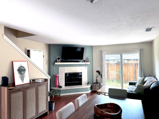 1608 Wren Place, Santa Cruz, CA 95062