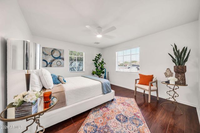 2221 W CLARENDON Avenue W, Phoenix, AZ 85015