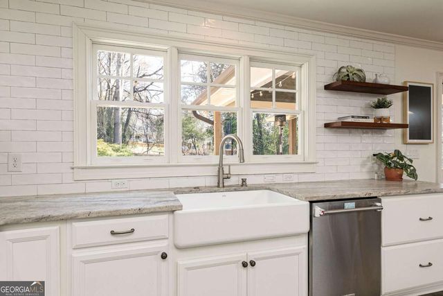 2631 Brown Circle SE, Smyrna, GA 30080