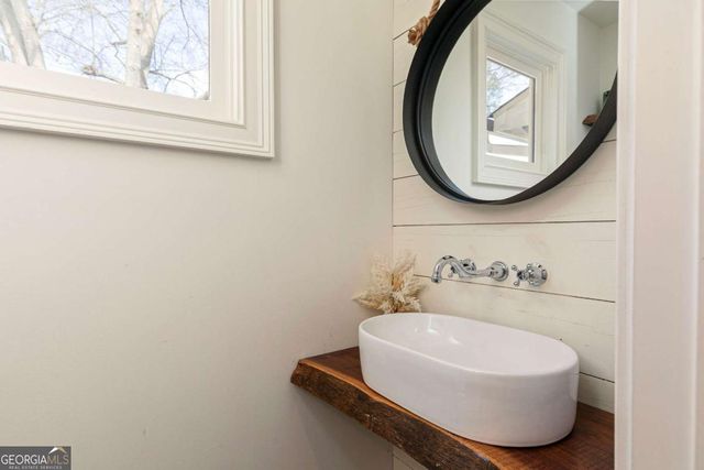 2631 Brown Circle SE, Smyrna, GA 30080