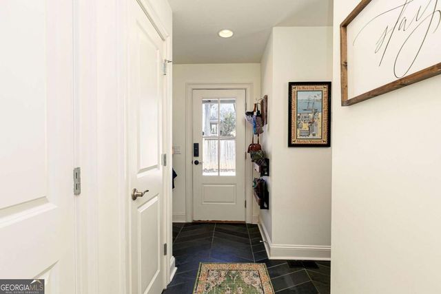 2631 Brown Circle SE, Smyrna, GA 30080