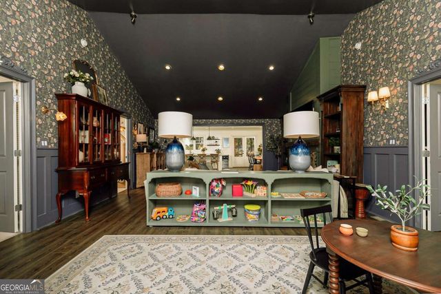 2631 Brown Circle SE, Smyrna, GA 30080