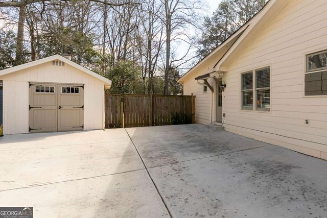 2631 Brown Circle SE, Smyrna, GA 30080