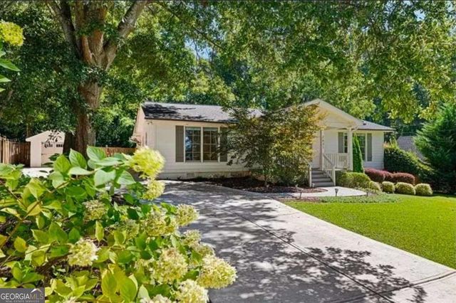 2631 Brown Circle SE, Smyrna, GA 30080