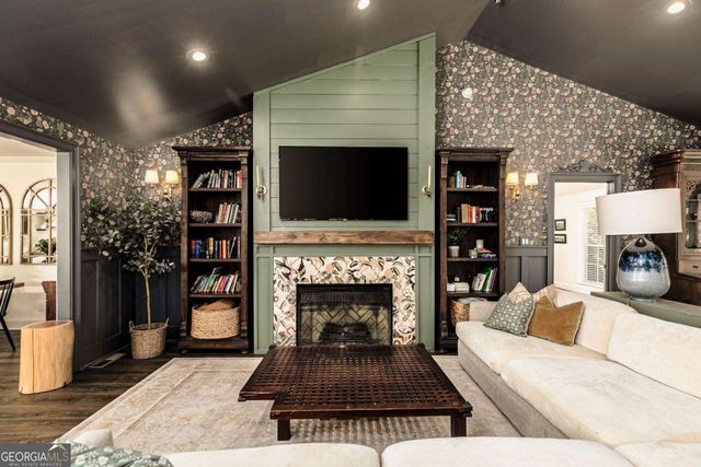 2631 Brown Circle SE, Smyrna, GA 30080