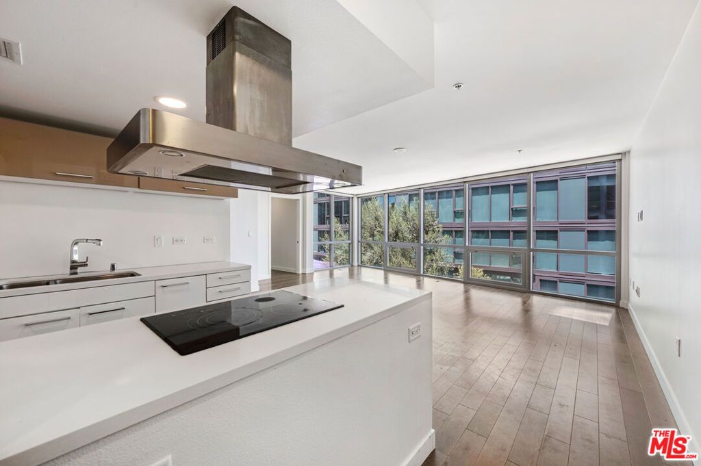 901 S Flower Street 601, Los Angeles, CA 90015