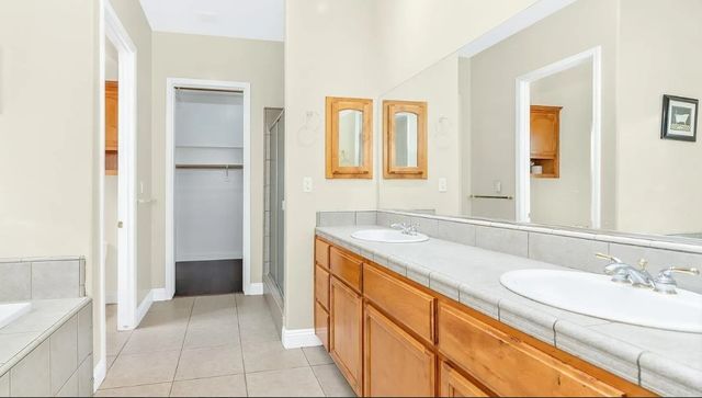 9813 Fitzgerald, Bakersfield, CA 93311