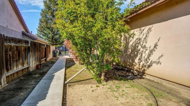 9813 Fitzgerald, Bakersfield, CA 93311