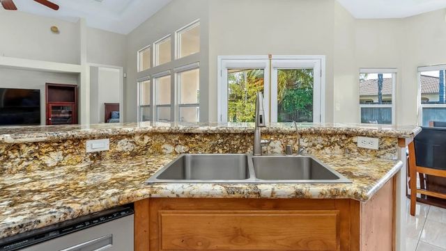 9813 Fitzgerald, Bakersfield, CA 93311